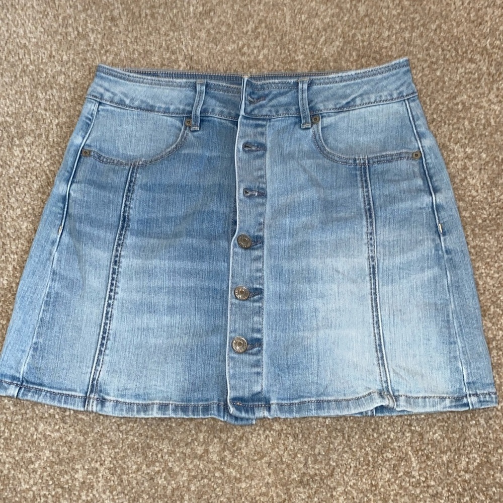 American eagle jean skirt. Button front.